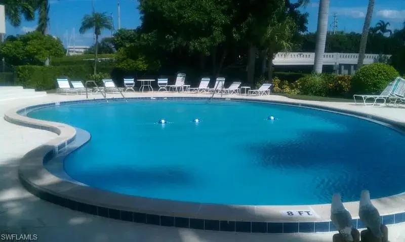 2150 Gulf Shore Boulevard North #609 — photo 3 of 11