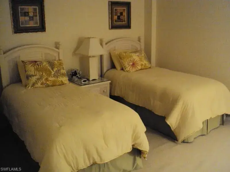 2150 Gulf Shore Boulevard North #609 — photo 9 of 11